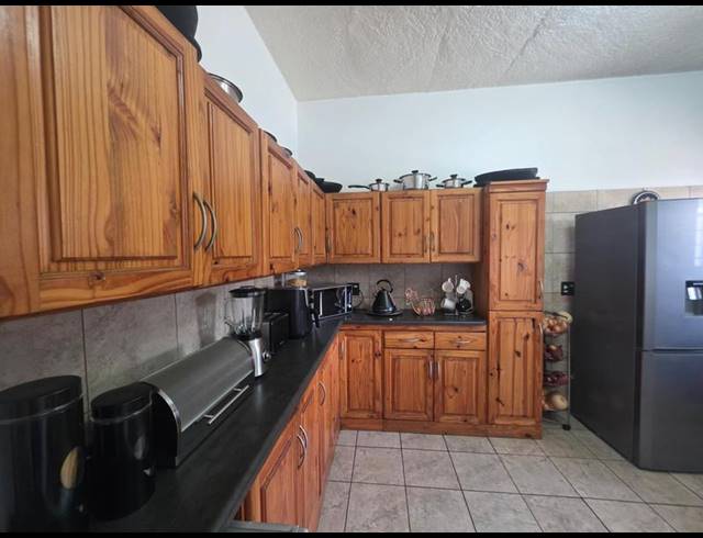 2 BEDROOM APARTMENT FOR SALE IN CRUYWAGEN PARK